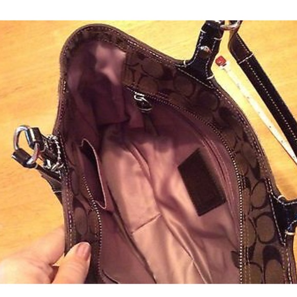 COACH Signature C Brown Patent Tote Bag hangtag - Picture 4 of 13